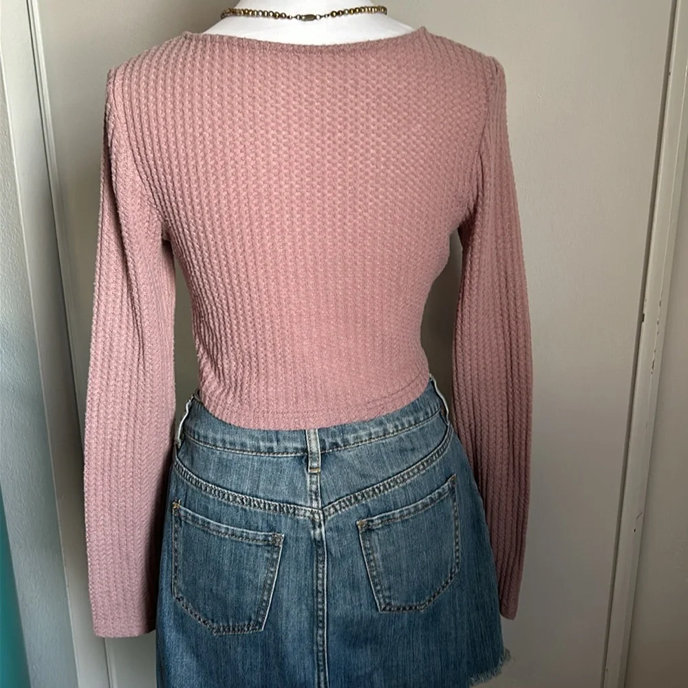 ⬇️ 2/$25 Listing - Romwe Crop Long Sleeve Crop Button Up Waffle Knit Top - Picture 4 of 10